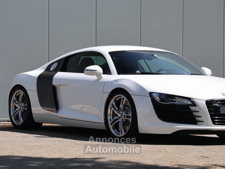 Audi R8 manual 42 liter V8 naturally aspirated 420 HP - 19