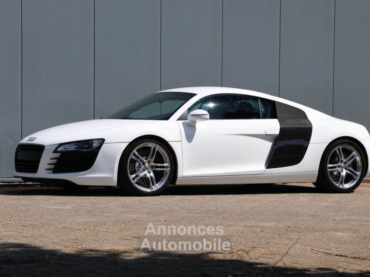 Audi R8 manual 42 liter V8 naturally aspirated 420 HP - 23