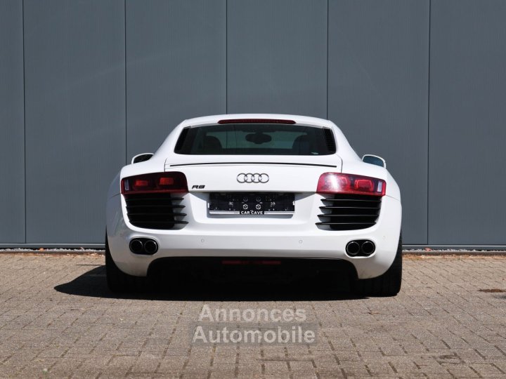 Audi R8 manual 42 liter V8 naturally aspirated 420 HP - 27