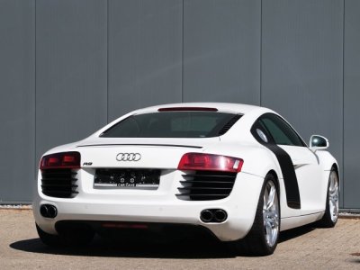 Audi R8 manual 42 liter V8 naturally aspirated 420 HP   - 29