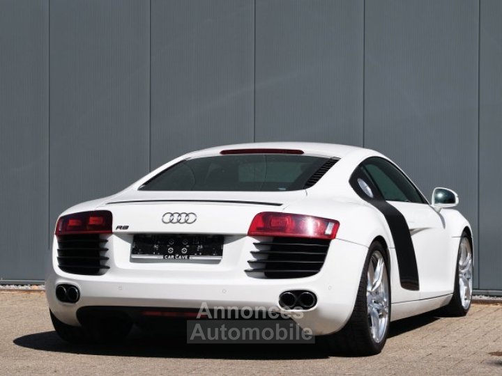 Audi R8 manual 42 liter V8 naturally aspirated 420 HP - 29