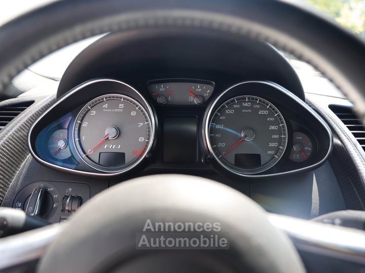 Audi R8 manual 42 liter V8 naturally aspirated 420 HP - 38