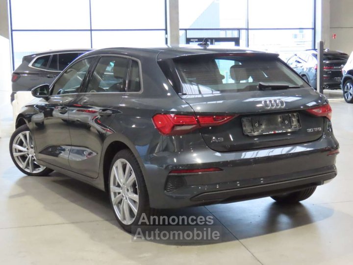 Audi A3 Sportback 30TFSI Stronic - 4
