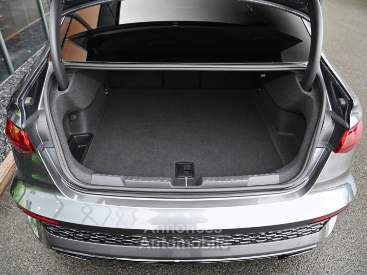 Audi RS3 Limousine 25 TFSI RS-Design - 8