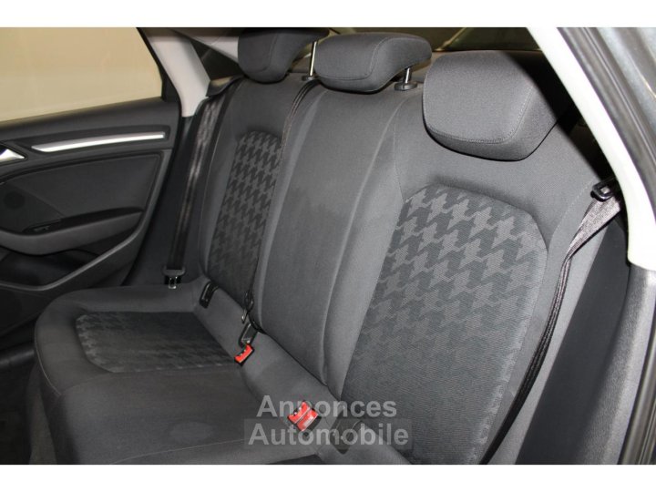 Audi A3 Berline 16 TDI 110 BV S-Tronic S line - 27