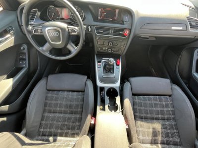 Audi A4 Avant 20 TDI DPF - 143 CH  BREAK Attraction GARANTIE 12 MOIS   - 11