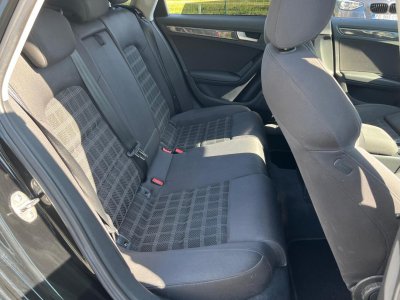 Audi A4 Avant 20 TDI DPF - 143 CH  BREAK Attraction GARANTIE 12 MOIS   - 15