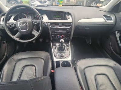 Audi A4 2010   - 11