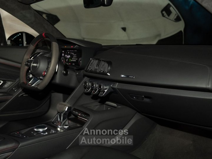 Audi R8 Spyder V10 PERF - 12