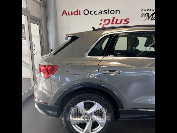 Audi Q3 35 TFSI 150 ch S tronic 7 Design Luxe - 9