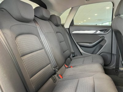 Audi Q3 20 TDI Ultra 150 ch Ambiente   - 6
