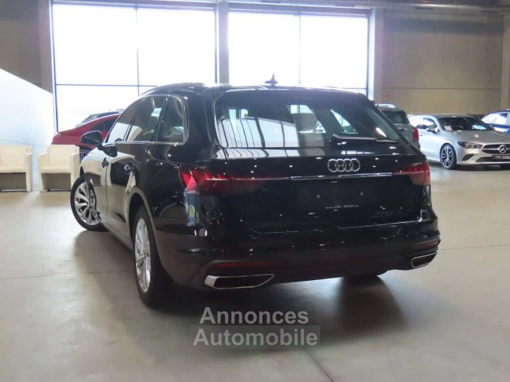 Audi A4 Avant 30TDi Adv STRONIC - 3
