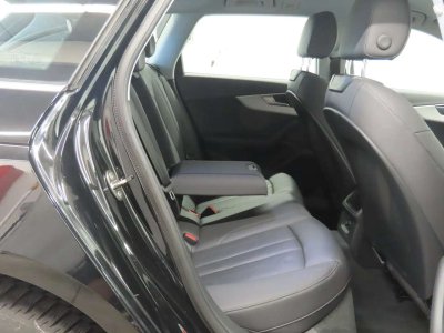 Audi A4 Avant 30TDi Adv STRONIC   - 9