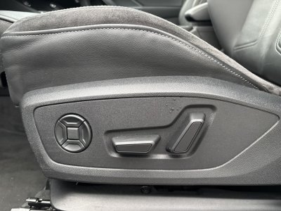 Audi Q3 45 TFSI e - 245 - BV S-Tronic 6  S Line   - 13