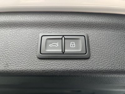 Audi Q3 45 TFSI e - 245 - BV S-Tronic 6  S Line   - 18