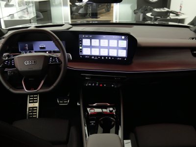 Audi Q3 HYBRIDE e-hybrid 272 ch S tronic 6 S line   - 3