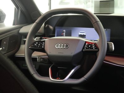 Audi Q3 HYBRIDE e-hybrid 272 ch S tronic 6 S line   - 4