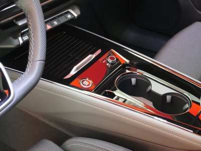 Audi Q3 HYBRIDE e-hybrid 272 ch S tronic 6 S line   - 7