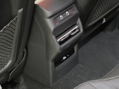 Audi Q3 HYBRIDE e-hybrid 272 ch S tronic 6 S line   - 12