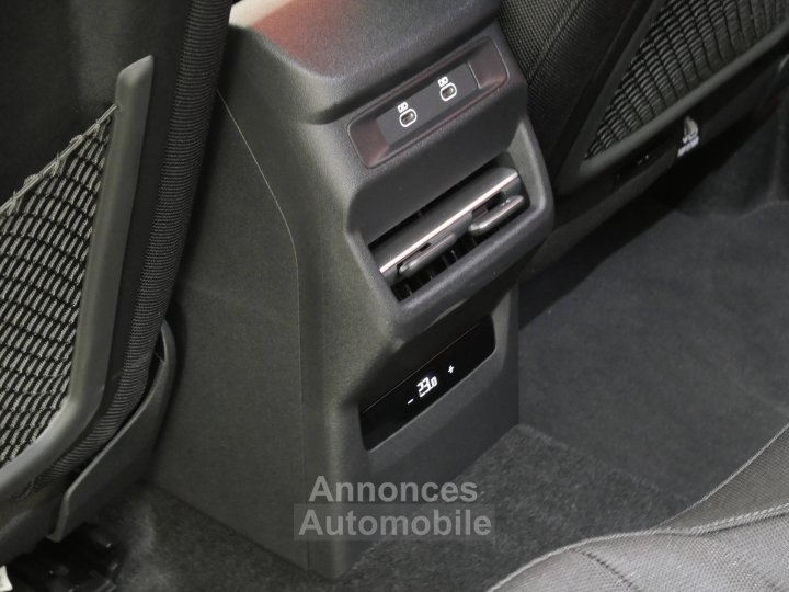 Audi Q3 HYBRIDE e-hybrid 272 ch S tronic 6 S line - 12