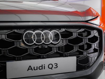 Audi Q3 HYBRIDE e-hybrid 272 ch S tronic 6 S line   - 17