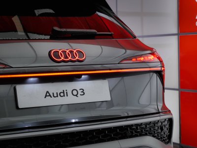 Audi Q3 HYBRIDE e-hybrid 272 ch S tronic 6 S line   - 20