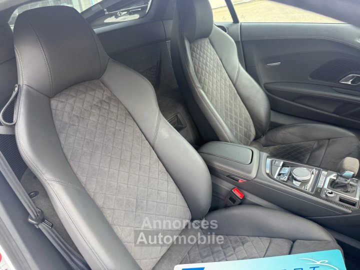 Audi R8 COUPE QUATTRO PERFORMANCE 52 FSI 620 DECENNIUM N° 113 / 222 - 12