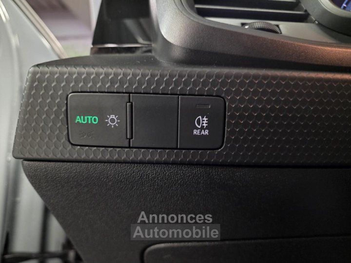 Audi A1 Sportback 15 35 TFSI - 150 - BV S-Tronic Business line - 24