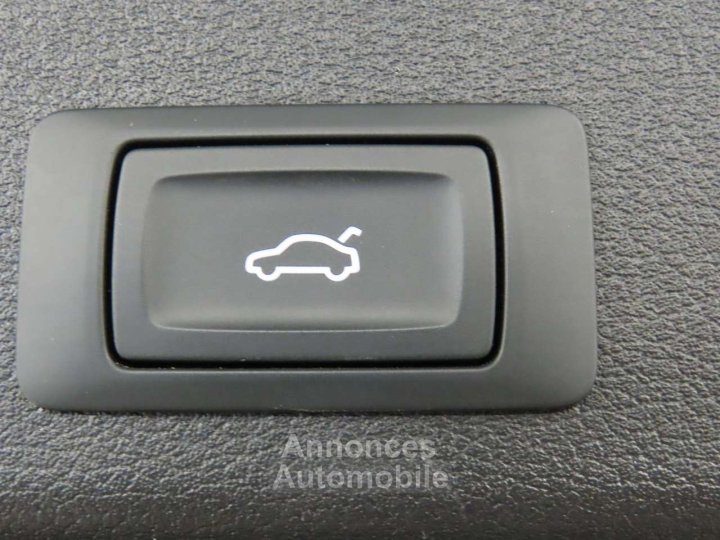 Audi A4 Avant 30TDi STRONIC - 13