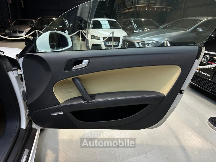 Audi TT 20 TFSI 200 S line S-Tronic A - 32