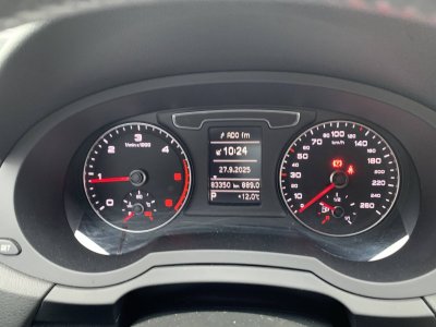 Audi Q3  20 TDI 120ch Business line S tronic 7   - 9