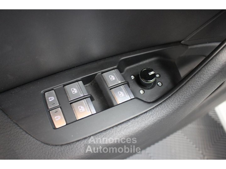 Audi A6 Avant Quattro 55 TFSI E S LINE - Toit Panoramique - Attelage - 19
