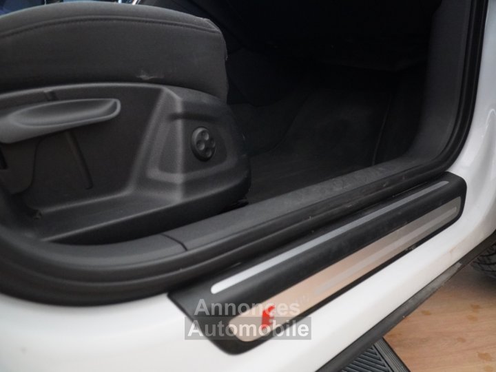 Audi Q3 20 TDI 140 ch S line - 45