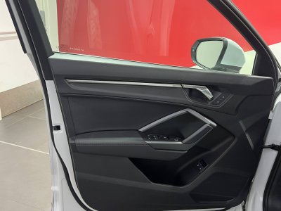 Audi Q3 45 TFSIe 245 ch S tronic 6 S line   - 13