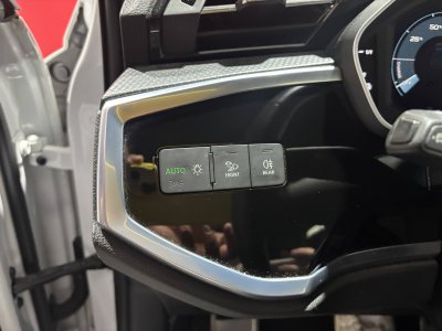 Audi Q3 45 TFSIe 245 ch S tronic 6 S line   - 19