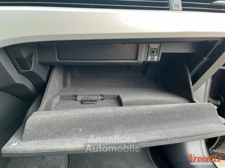 Audi A4 AVANT 20 40 TDI 190 DESIGN S-TRONIC BVA bien &eacute;quip&eacute; - 46