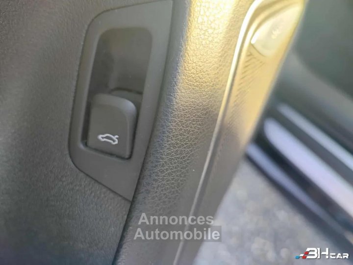 Audi Q3 20 TDI 150 AMBITION LUXE QUATTRO S-TRONIC BVA - 27