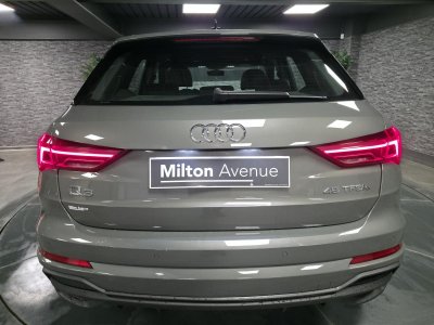 Audi Q3 14 45 TFSI e - 245 - BV S-Tronic 6 S Line   - 47