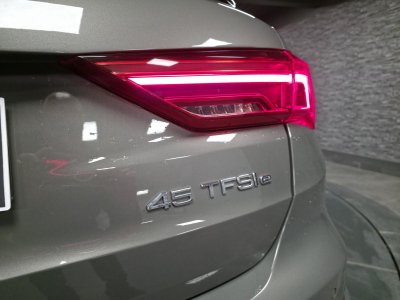 Audi Q3 14 45 TFSI e - 245 - BV S-Tronic 6 S Line   - 48