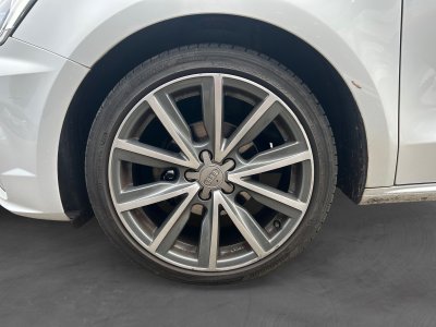 Audi A1 Sportback TFSI Ambition Luxe Bi-Color S-Tronic Palettes au volant Full Cuir Garantie 12 Mois   - 18