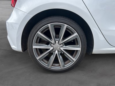 Audi A1 Sportback TFSI Ambition Luxe Bi-Color S-Tronic Palettes au volant Full Cuir Garantie 12 Mois   - 19