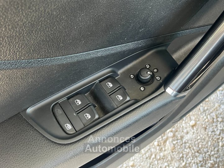 Audi Q2 30 TFSI 116 BVM6 S Line Plus / Toit Ouvrant / Origine France - 32