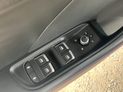 Audi S3 SPORTBACK 20 TFSI 310 S tronic 7 Quattro / Car Play / Toit Ouvrant / Origine France / Noir Panthère (Peinture Exclusive) / 5 Places - 29