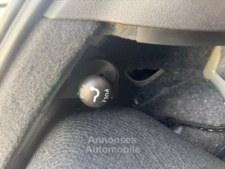 Audi Q3 20 TDI 150 ch S tronic 7 S line - 25