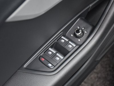 Audi A4 Avant V 35 TDI 150 S TRONIC   - 32