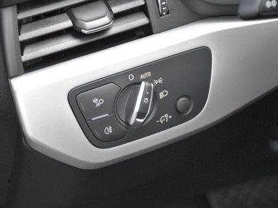 Audi A4 Avant V 35 TDI 150 S TRONIC   - 33