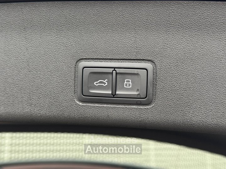 Audi Q3 HYBRIDE e-hybrid 272 ch S tronic 6 Design - 32