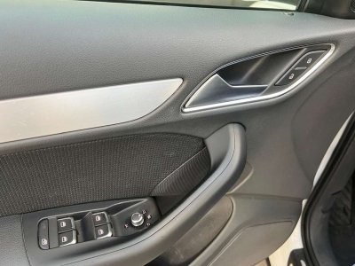 Audi Q3 20 TDI 150 ch S tronic 7 Quattro S line   - 4