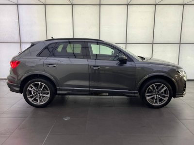 Audi Q3 45 TFSIe 245 ch S tronic 6 S line   - 5