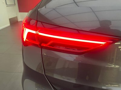 Audi Q3 45 TFSIe 245 ch S tronic 6 S line   - 9